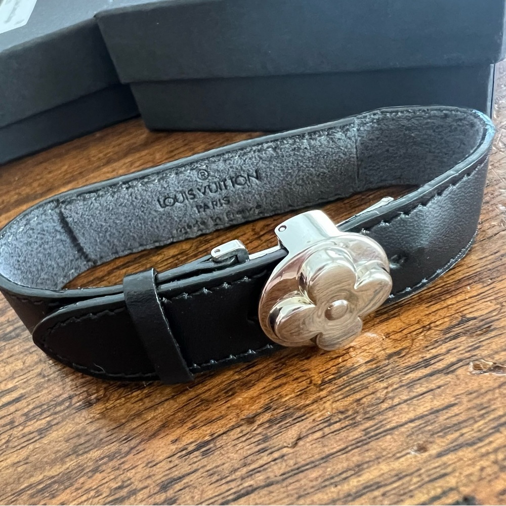 Louis Vuitton Bracelet Black LV Leather Belt Bracelet with Silver Tone Flower